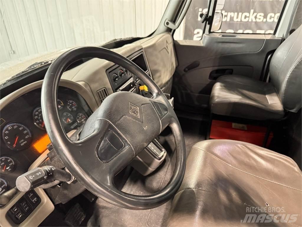 International 4300 Lastbil med lad/Flatbed