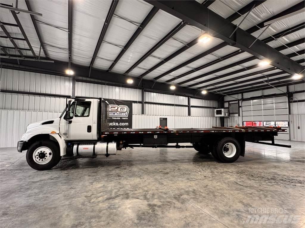 International 4300 Lastbil med lad/Flatbed