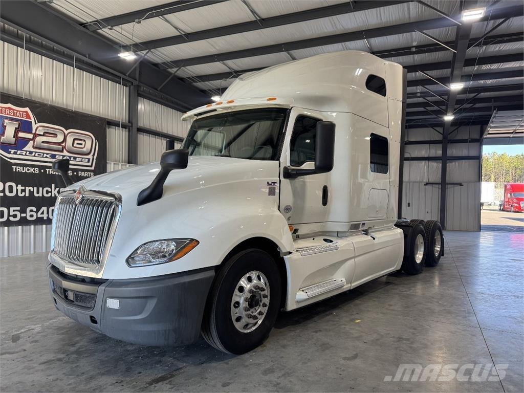 International LT625 Trækkere