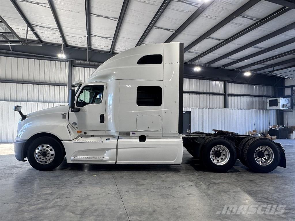 International LT625 Trækkere