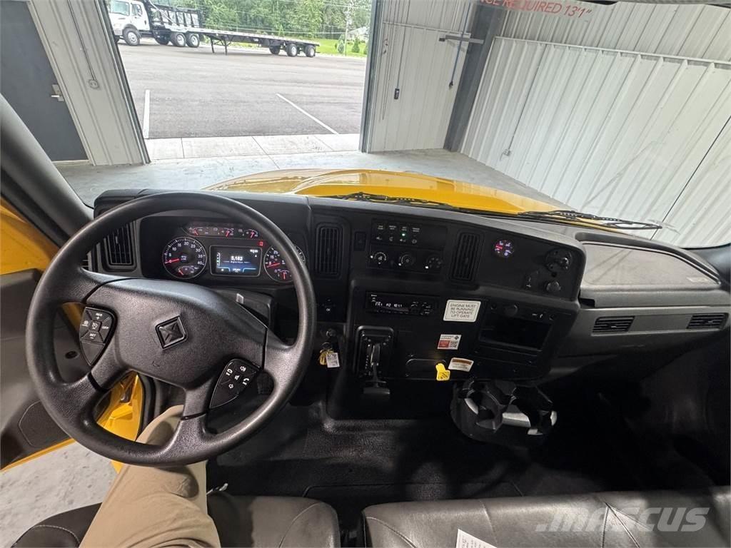 International MV Fast kasse