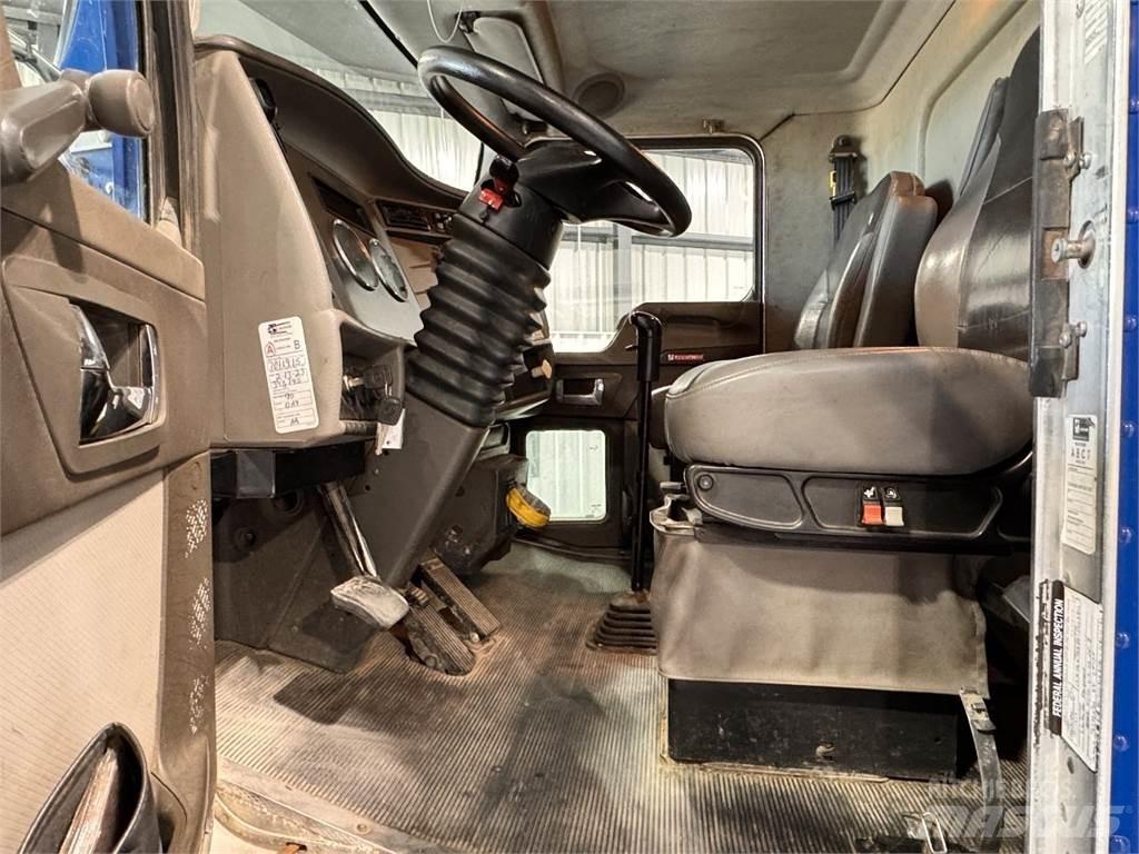 Kenworth T370 Lastbil med lad/Flatbed