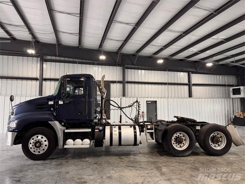 Mack CXU613 Trækkere