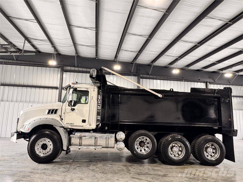 Mack Granite Lastbiler med tip