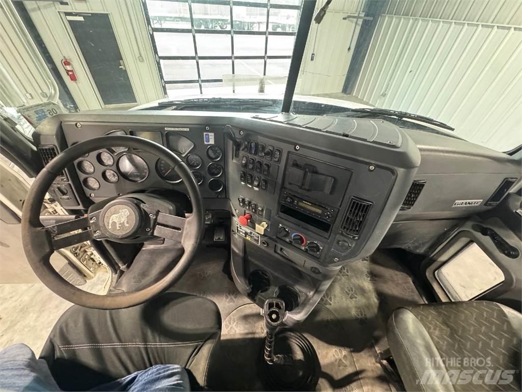 Mack GU713 Trækkere