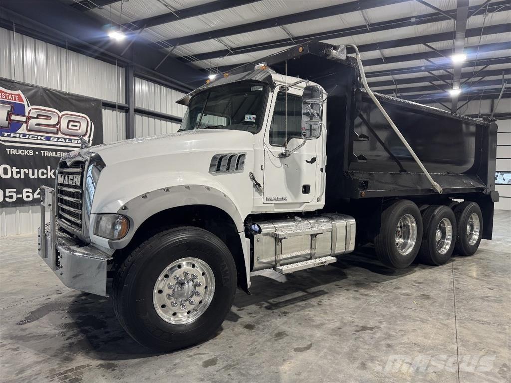 Mack GU713 Lastbiler med tip