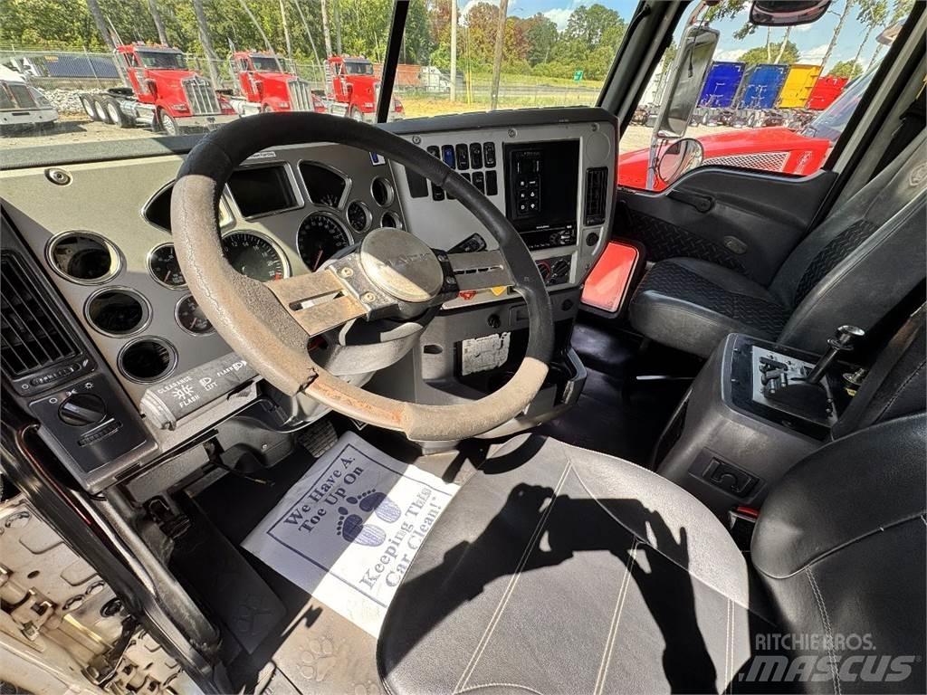 Mack GU713 Lastbiler med tip