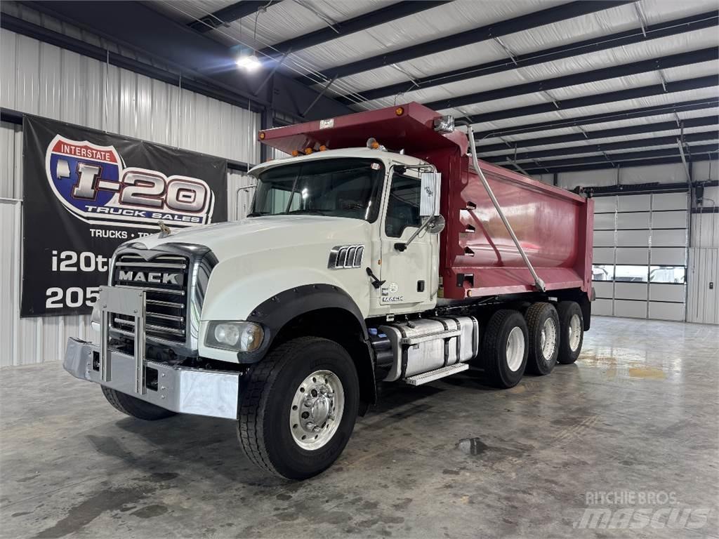 Mack GU713 Lastbiler med tip