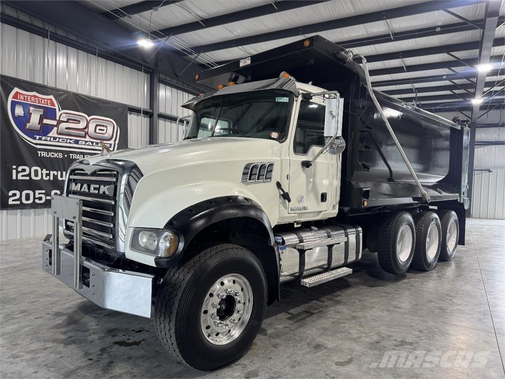Mack GU713 Lastbiler med tip