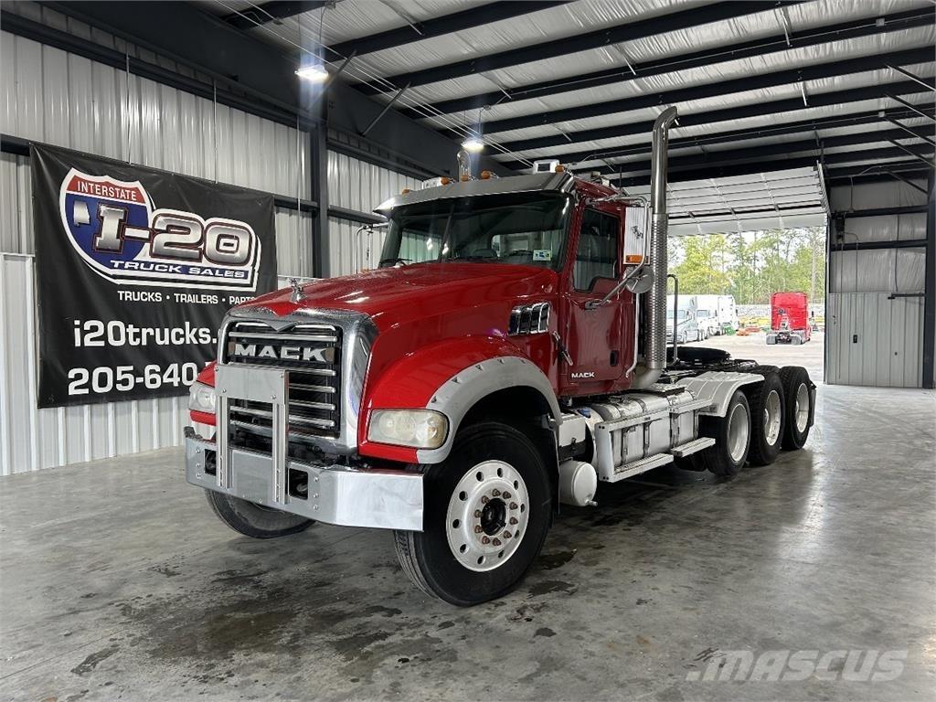 Mack GU713 Trækkere