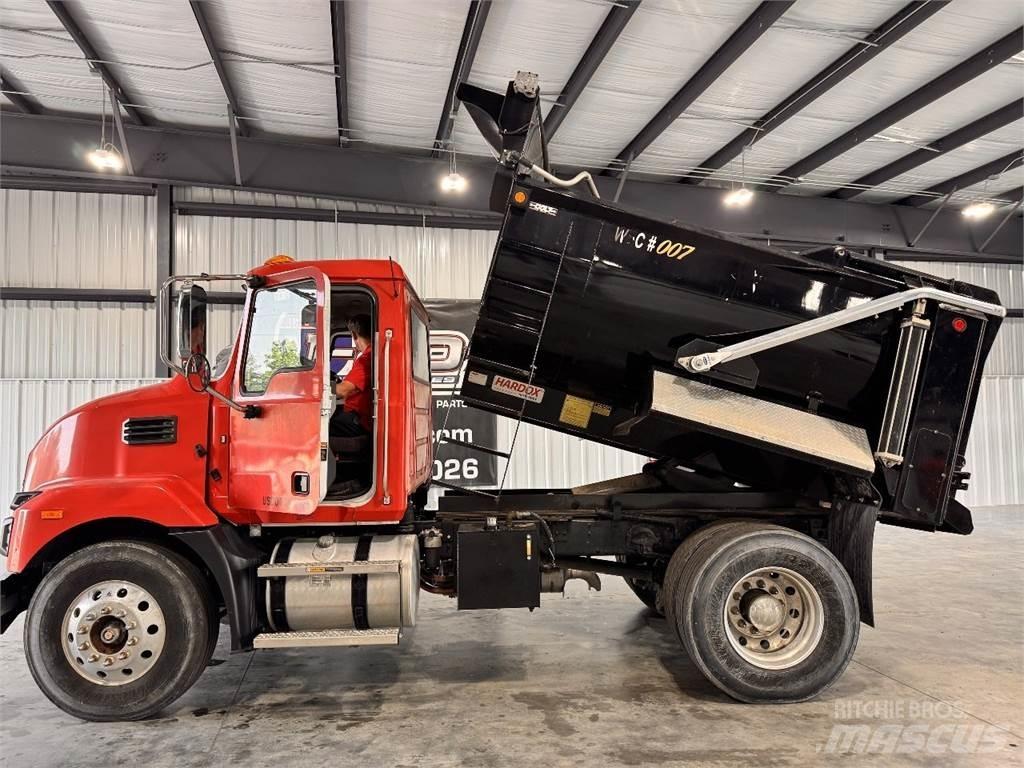Mack MD6 Lastbiler med tip