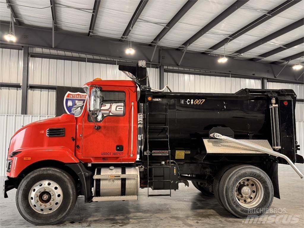 Mack MD6 Lastbiler med tip