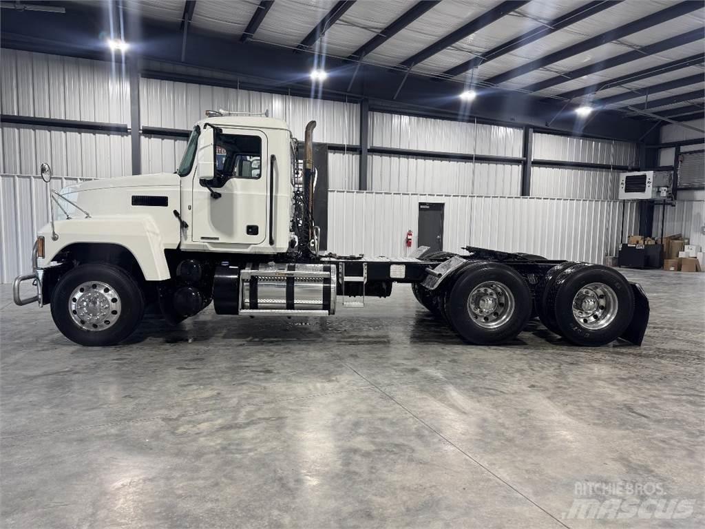 Mack Pinnacle 64T Trækkere