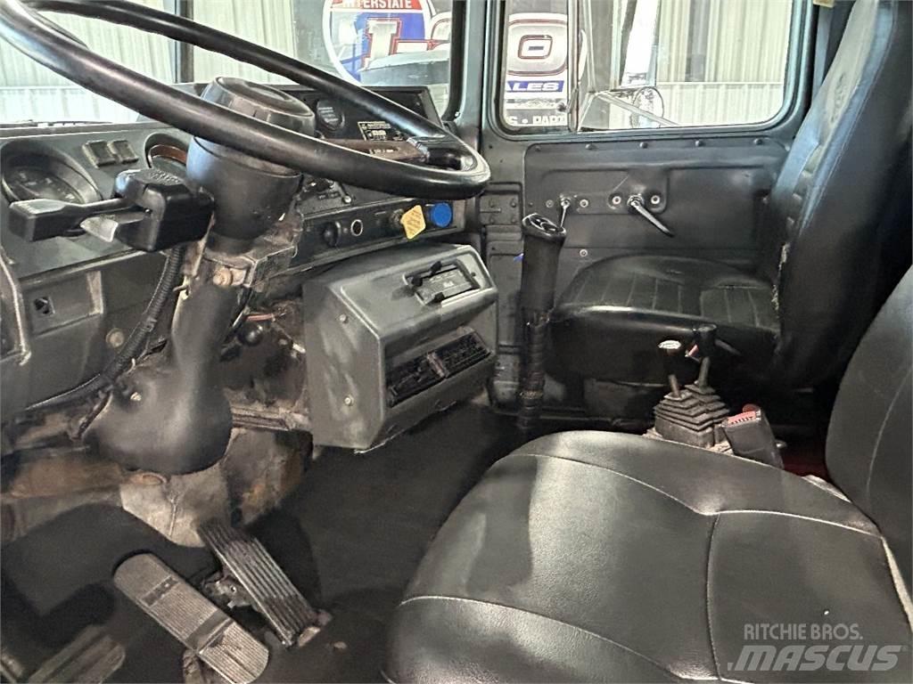 Mack RD688S Lastbiler med containerramme / veksellad
