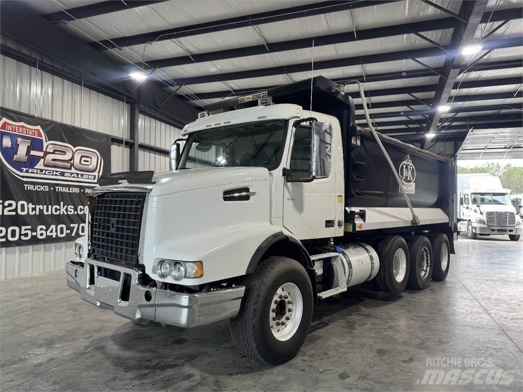 Volvo VHD Lastbiler med tip