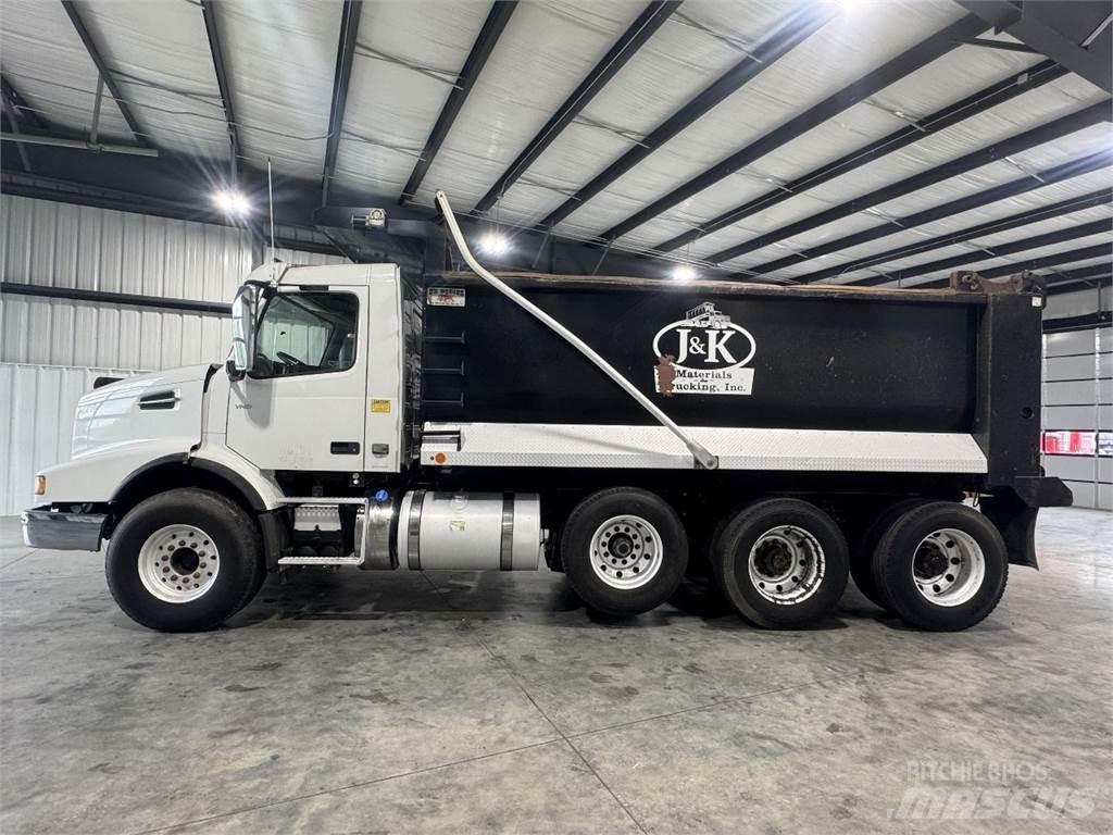 Volvo VHD Lastbiler med tip