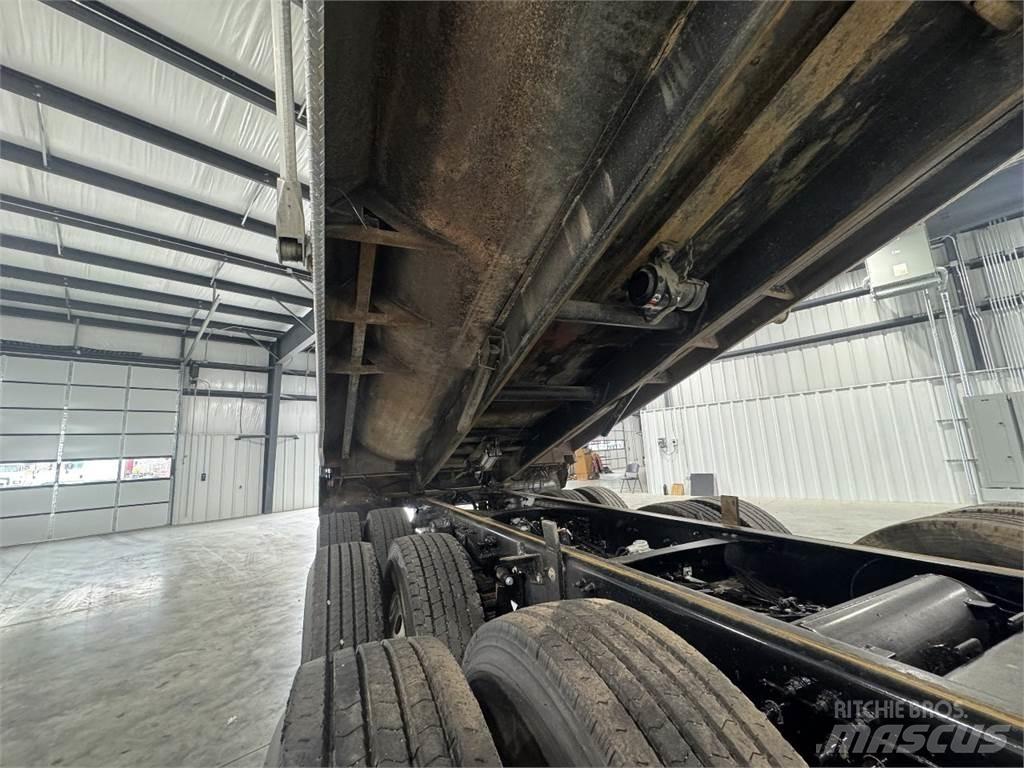 Volvo VHD Lastbiler med tip