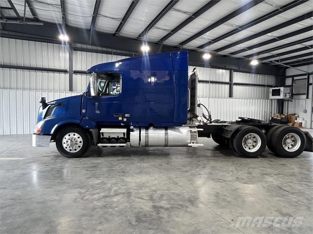 Volvo VNL630 Trækkere