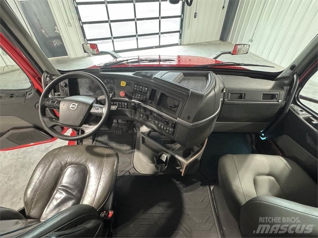 Volvo VNL64T740 Trækkere