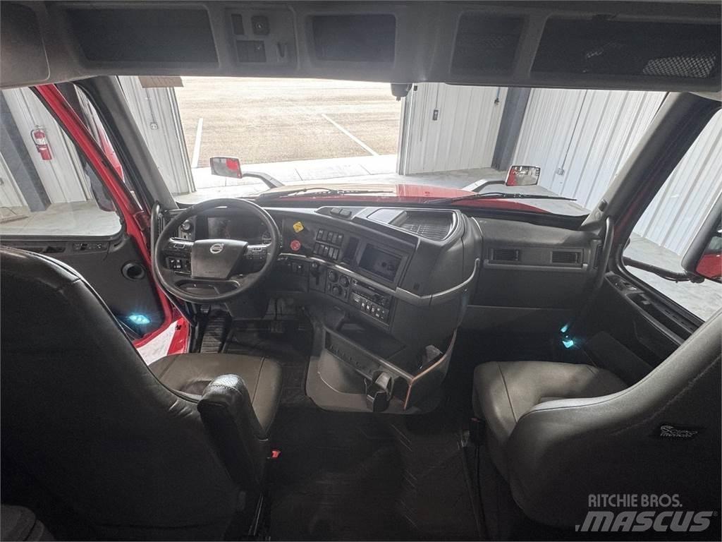 Volvo VNL64T740 Trækkere