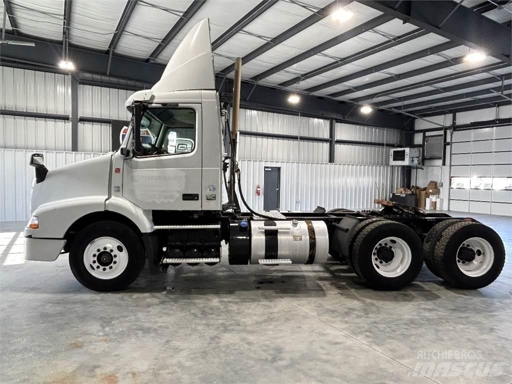 Volvo VNM Trækkere