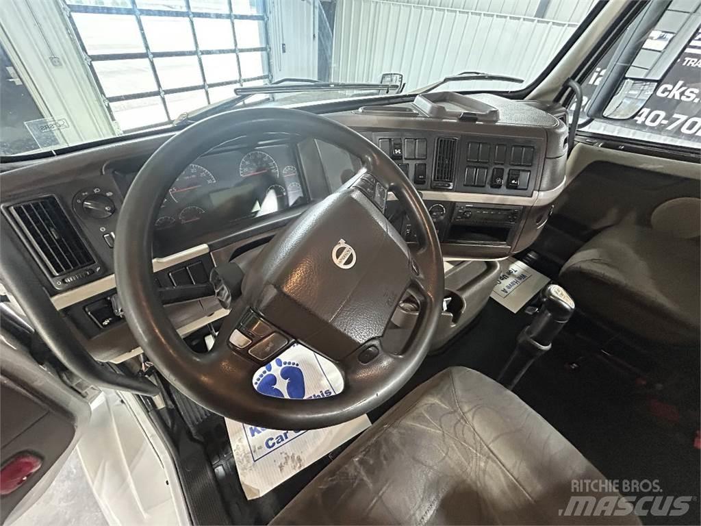 Volvo VNM64T200 Trækkere