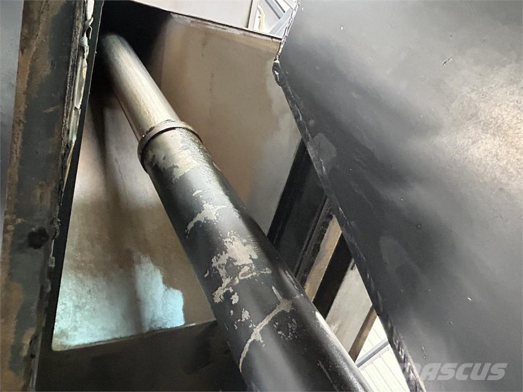 Western Star 4700SF Lastbiler med tip