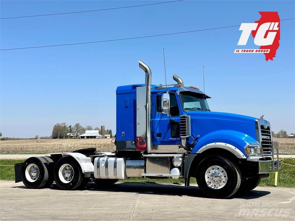 Mack Titan TD713 Trækkere