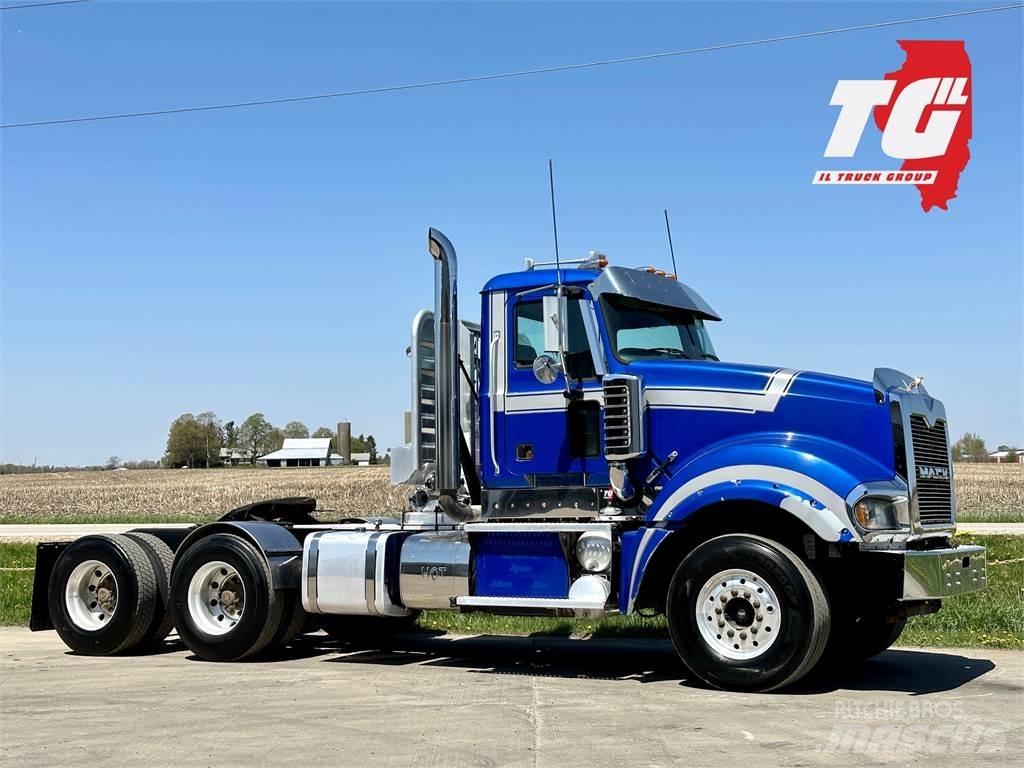 Mack Titan TD713 Trækkere