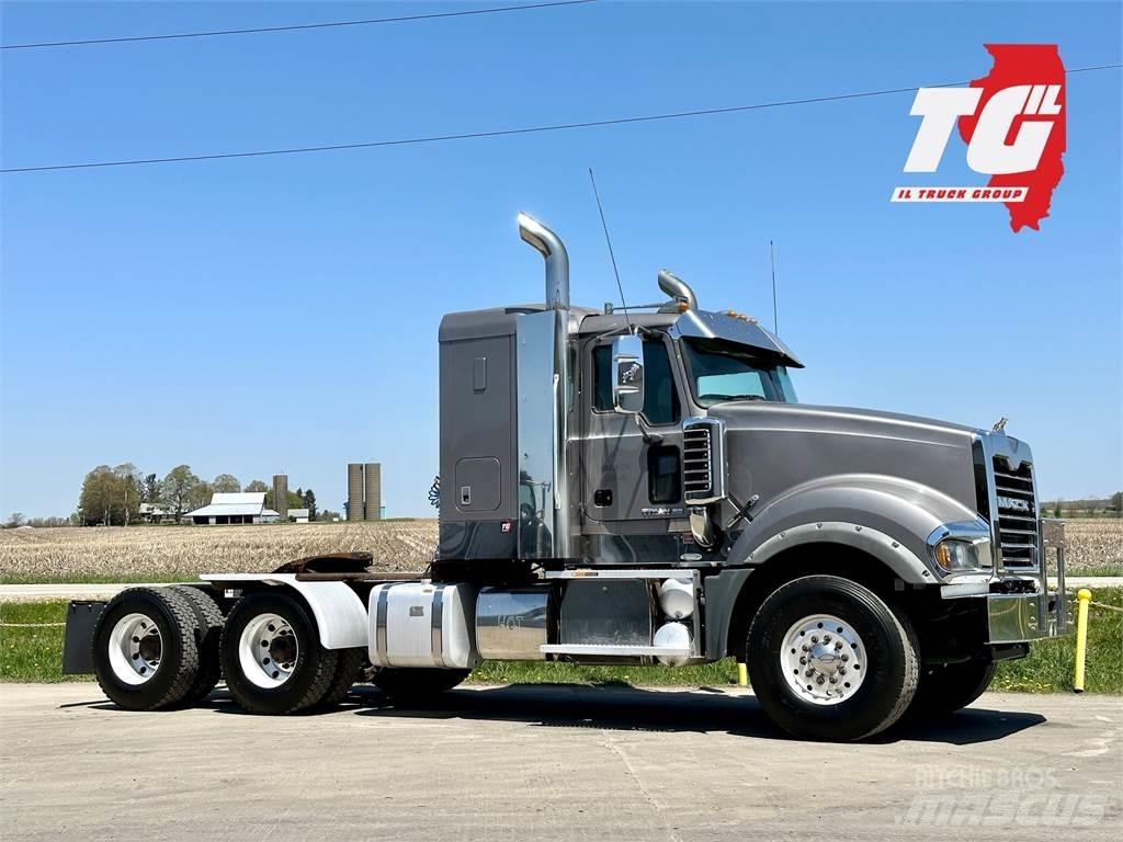 Mack Titan TD713 Trækkere