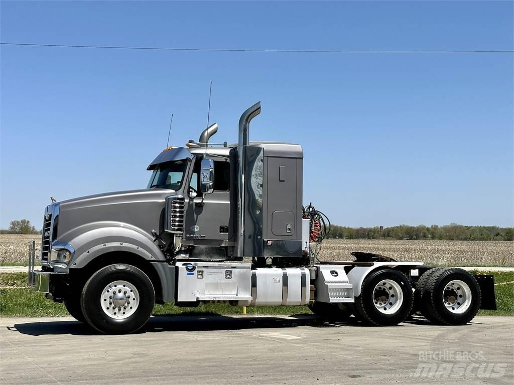 Mack Titan TD713 Trækkere