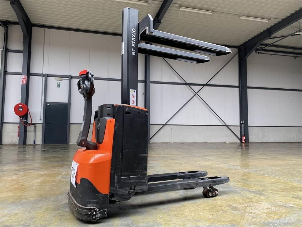 Toyota BT SWE080L Selvkørende stablere