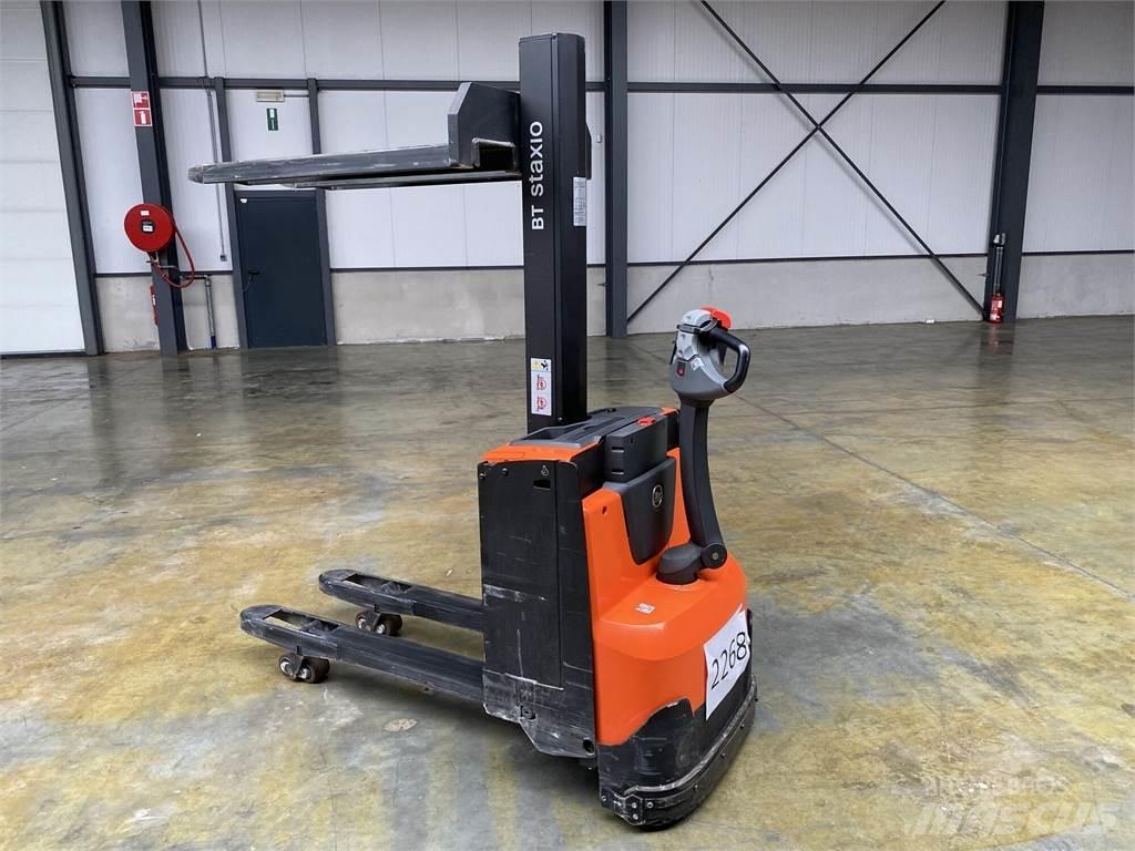 Toyota BT SWE080L Selvkørende stablere