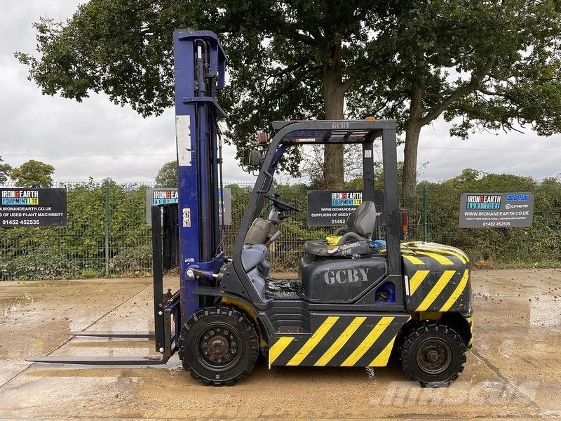 Komatsu FD25T-12 Gaffeltrucks - andre