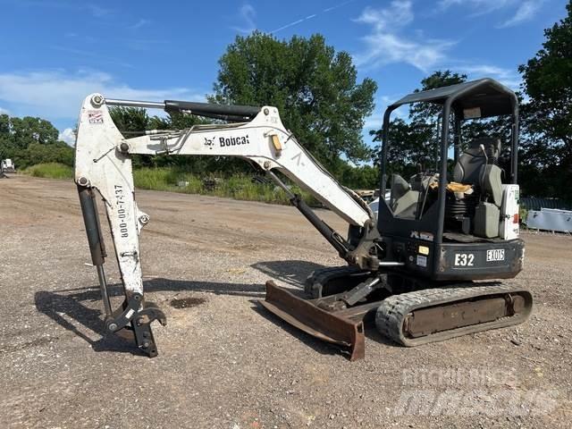 Bobcat E32 Gravemaskiner på larvebånd