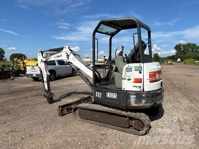 Bobcat E32 Gravemaskiner på larvebånd