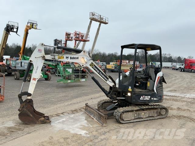 Bobcat E32 Gravemaskiner på larvebånd