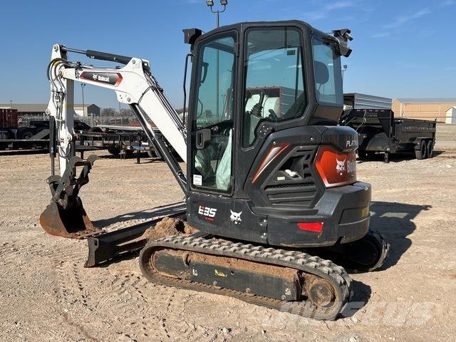 Bobcat E35 Gravemaskiner på larvebånd