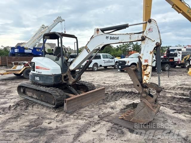 Bobcat E45 Gravemaskiner på larvebånd