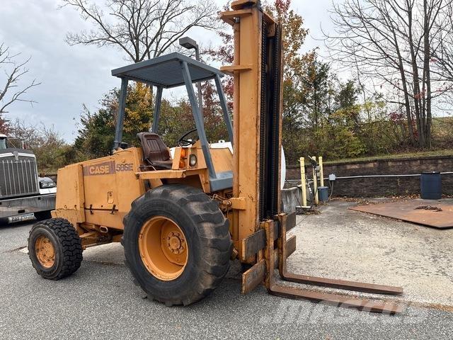 CASE 586E Terrængående gaffeltruck