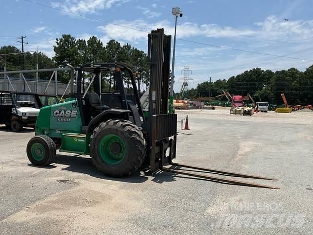 CASE 586H Terrængående gaffeltruck