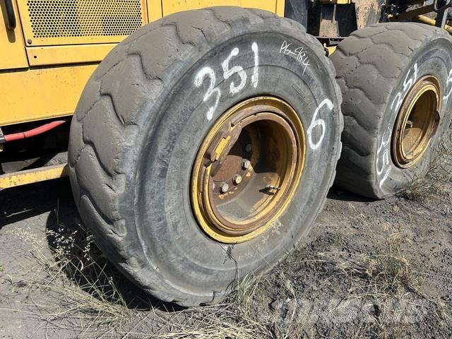 CAT 16M Vejhøvle / Gradere