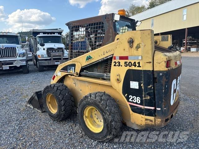 CAT 236 Minilæsser - skridstyret