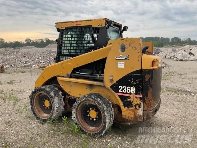 CAT 236B Minilæsser - skridstyret
