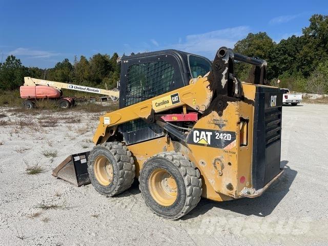 CAT 242D Minilæsser - skridstyret