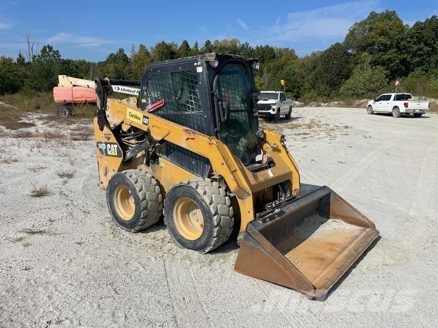 CAT 242D Minilæsser - skridstyret