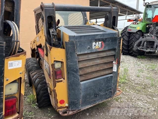 CAT 242D3 Minilæsser - skridstyret