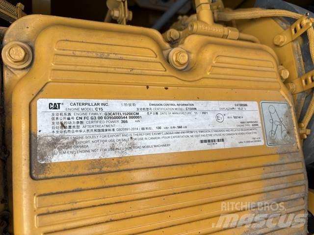 CAT 374 Gravemaskiner på larvebånd