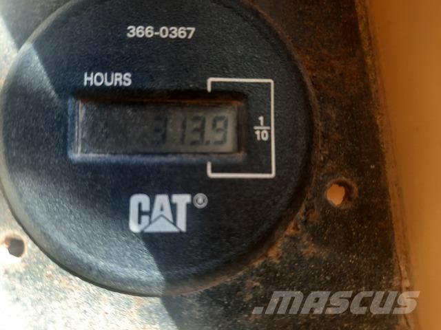 CAT 572G Rørlæggere