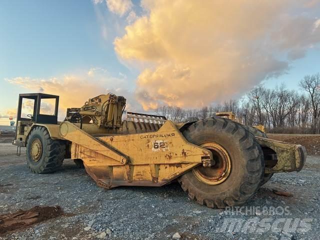 CAT 621 Skrabere